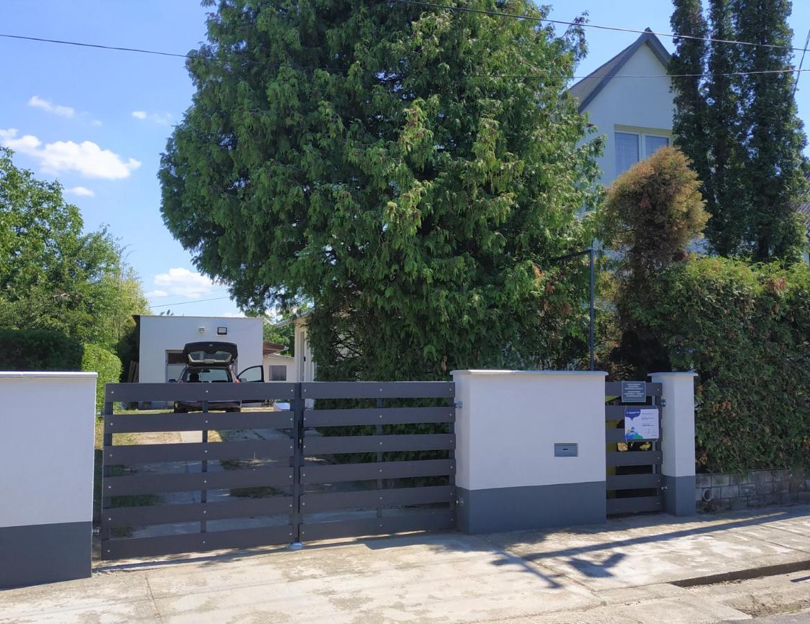 Aranyharmat Apartman Balatonlelle Exterior foto